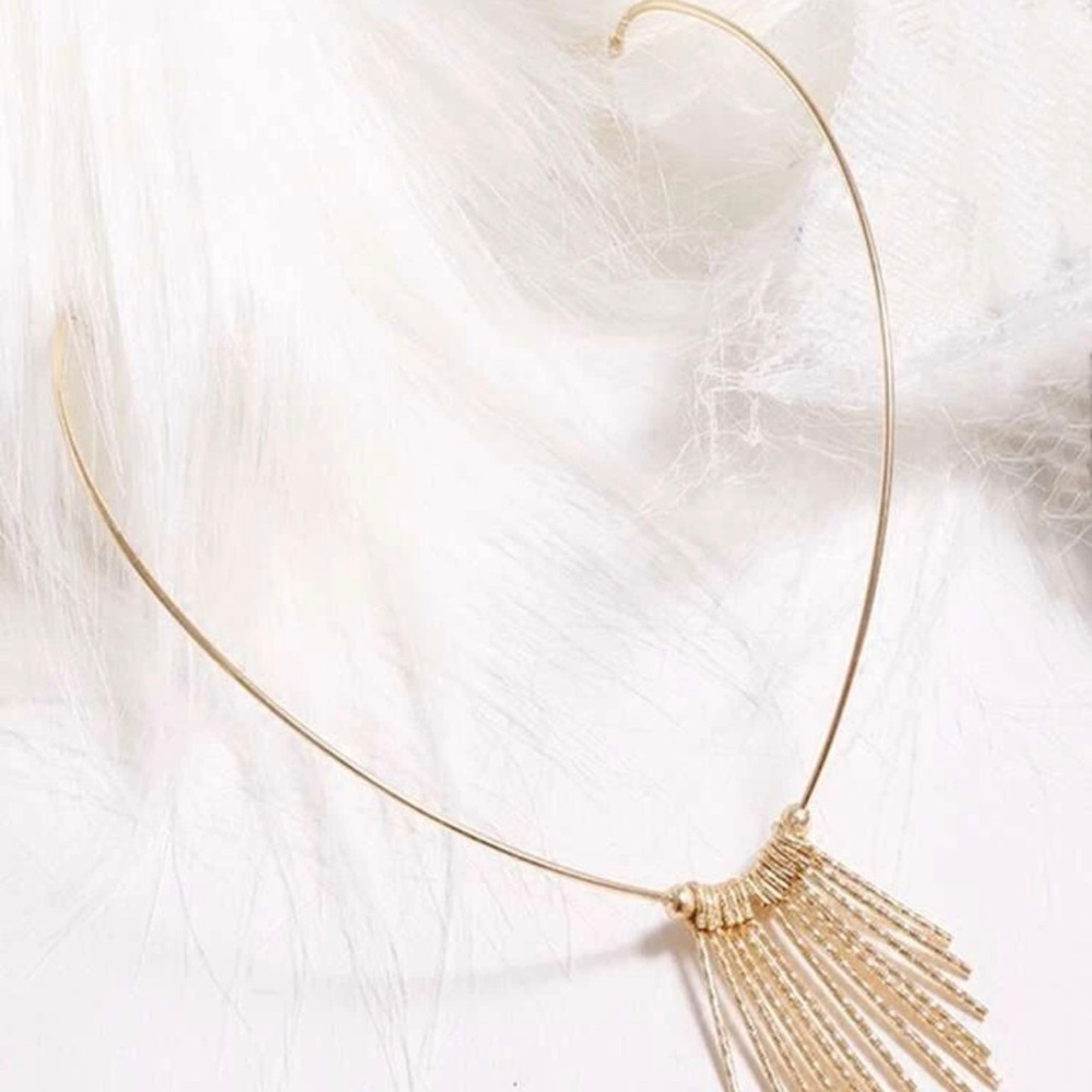 Women’s Metal Tassel Decorative Headband - Picture 3 of 4